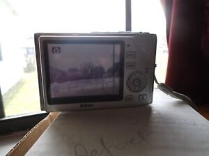 Nikon COOLPIX S9 6.1MP Digital Camera & Battery TESTED WORKS - No Charger