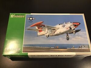 1/32 Special Hobby T-2C Buckeye “Red And White Trainer” With Metal Landing Gear