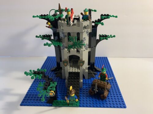 LEGO 6077-2 Forestmen's River Fortress - Missing 2 Feathers/Box/instructions