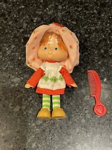 VTG American Greetings Strawberry Shortcake Doll Outfit Hat Shoes Comb 1979