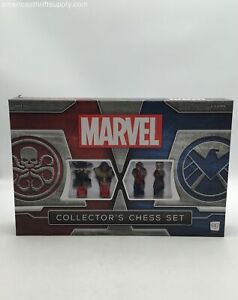 USAopoly Marvel Double-Sided 2 Players Collector's Chess Set