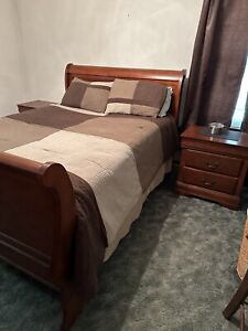 New ListingEstate Sale - Bedroom Set - Sleigh Bed