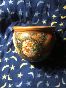New ListingPretty vase Chinese