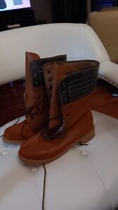 Womens Snow Boots Size 8.5
