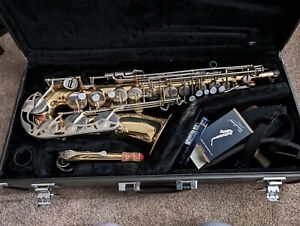YAMAHA YAS-23  Student Alto Saxophone - Great Deal