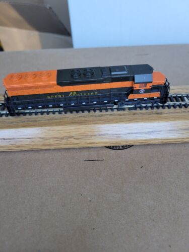 N Scale Great Northern Powered Locomotive #415 By Kato Runs Needs Rear Truck!