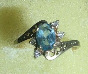 Blue Topaz and Diamonds Ring 10K Solid Yellow Gold size 6 1/2 ((331))