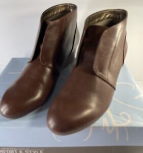Life Stride Lonnie Dark Tan  Cowgirl Ankle Boots. Size 7 1/2. New In Box