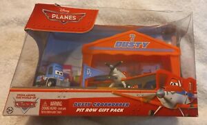 Disney Planes Dusty Cropduster Pit Row Gift Pack Toy NIB
