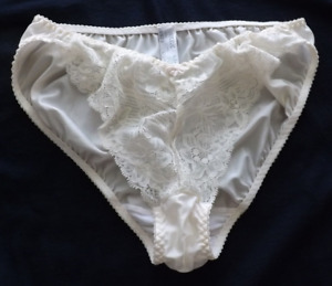 vtg Olga high leg frilly lace divided back satin panties, SZ L--made in USA!