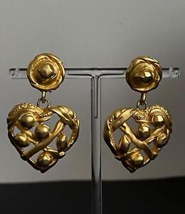 Vintage Gold Tone Modernist Abstract Open Weave Heart Clip On Earrings