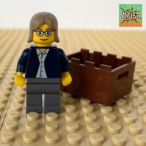 LEGO Creator, Factory, Market Street: Female Townsperson twn045, 10190 RARE 2007