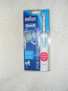 Braun Oral-B Rechargeable Plak Control Power Toothbrush D 8013 - NEW