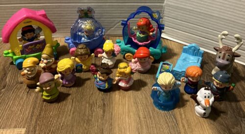 Lot of Fisher Price Little People Disney  Princess Parade Floats With Figures