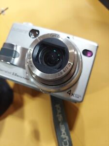 Sony Cyber-shot DSC-V1 5.0MP Digital Camera - Silver & Lowepro Case