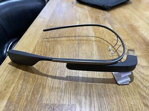 Google Glass Explorer Edition Bundle, Soft Case, Sunglasses, Ear Bud Shale Grey