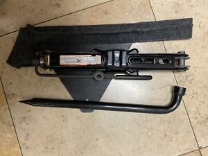 2005-2012 Ford Mustang Tire Jack  and Tools   OEM