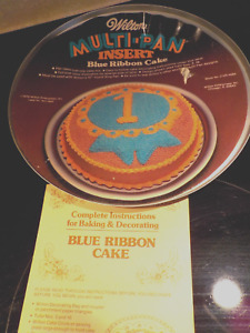 Vintage 1976 Wilton Multi-Pan Insert Blue Ribbon