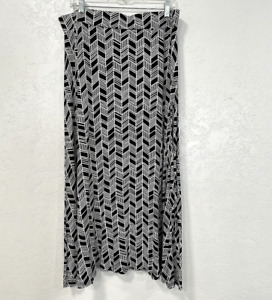 Womens Maxi Skirt Size 14/16 Lane Bryant Striped Long Soft Black White Geometric