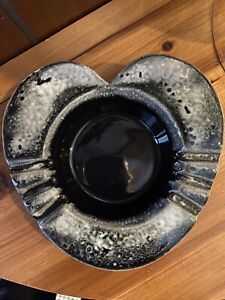 New ListingVintage Hull Pottery Heart Shaped Ashtray Plate Black USA 18 Retro