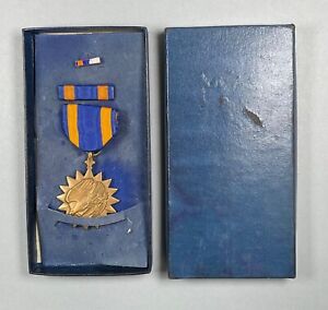 Vietnam War US Air Medal in 1967 Dated Box with Ribbon & Lapel Pin