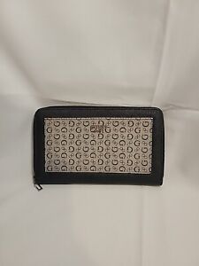 Guess 1981 Zip Around Wallet Logo Black Gray Faux Leather