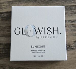 GloWish by Huda Beauty Lightweight Blurring Pressed Powder, 03 Light
