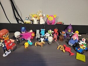 toy lot vintage Cabbage Patch - Mario - Furbie - Toy Story - Pirates More