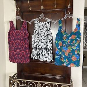 Cabi Sz Small Lot of 3 Sleeveless Floral Blouse Tops Cami Career