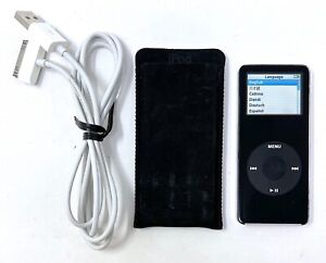 Apple iPod Nano Black 1st Generation A1137 2GB w/USB Bundle Tested Working VGC