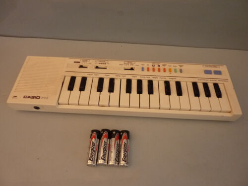 Vintage Casio PT-1 Mini Keyboard Synthesizer WHITE w/NEW BATTERY 