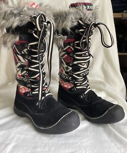 MukLuks ~ Women's Size 7 ~ Faux Fur Tall Nordic Winter Snow Boots ~ Black & Red