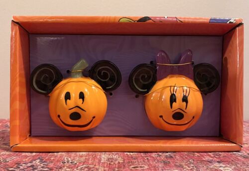 Mickey Mouse & Minnie Mouse Salt And Pepper Shakers Halloween Pumpkin NEW in Box