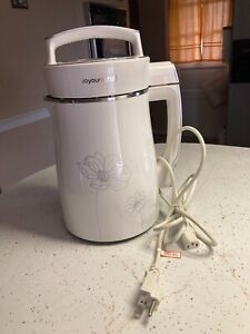 Joyoung CTS-1098 automatic hot soy milk maker