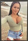 Photo Hot Sexy Beautiful Buxom Woman Low Cut Top Showing Cleavage 4x6 Picture