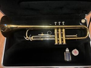 BLESSING B-125 TRUMPET with Hard Case and Mouthpiece