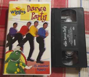THE WIGGLES: DANCE PARTY {Lyrick Studios} | Canadian Clamshell VHS TAPE, Tested