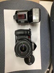 Sony Alpha a900 24.6MP Digital SLR Camera with 24-85 Lens, flash and accessories