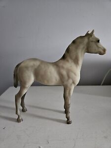 White  Breyer Horse Proud Arabian Mare