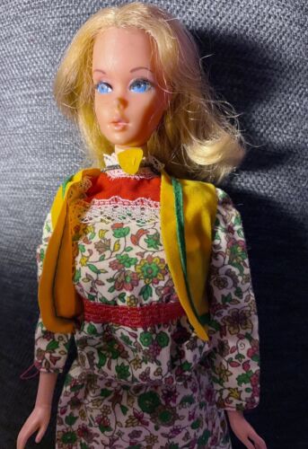 Vintage Walk Lively Barbie 1972