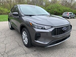 New Listing2023 Ford Escape ACTIVE AWD LOW MILES NO RESERVE