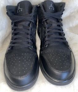 Air Jordan 1 Mid Triple Black Size -9 Basketball, Athletics, Classic Sneakers