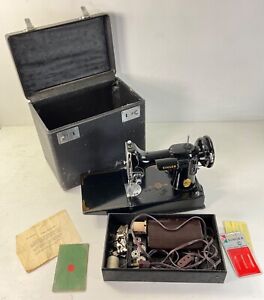 Vintage Singer Portable Electric Featherweight Sewing Machine Model 221-1 Beauty
