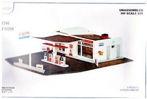 IHC 4-7757 HO Exxon Gas Station Easy to Assembly Building Kit