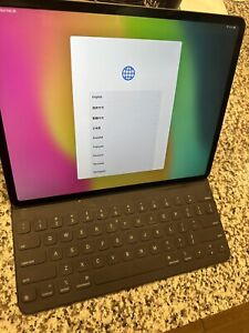 Apple iPad Pro 3rd Gen. 64GB, Wi-Fi, 12.9 in Space Gray Bundle  FOR PARTS - READ