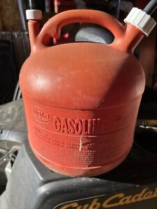 Eagle 2 1/2 gallon red plastic gas can