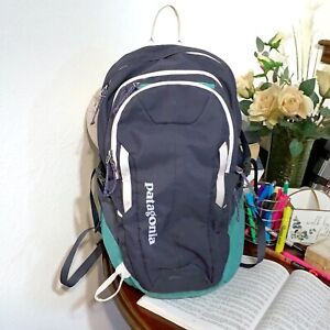Patagonia Men's Refugio Daypack 28L Travel Hiking Laptop Backpack Zipper Pockets