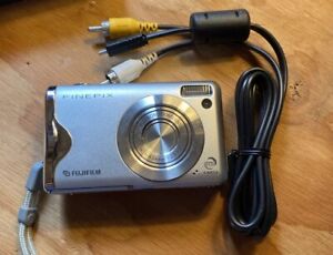 New ListingFujifilm Finepix F20 Digital Camera with Battery - No Charger