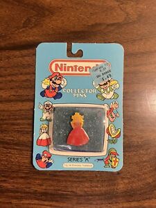 Vintage 1989 Nintendo Princess Peach Collector Pin SEALED