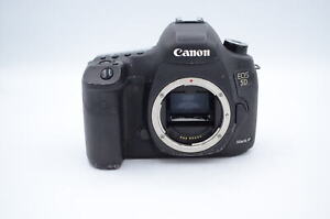 Canon EOS 5D Mark III DSLR Camera Body {22.3MP} With Battery and Charger